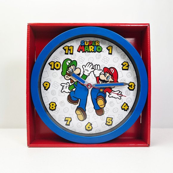 Nintendo Super Mario Bros Luigi 10" Analog Wall Clock: Perfect for Kid's room - Picture 7 of 8